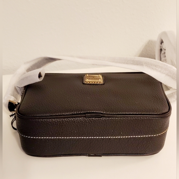 New Dooney & Bourke Pebbled Leather Camera Crossbody Bag Black - Picture 6 of 8